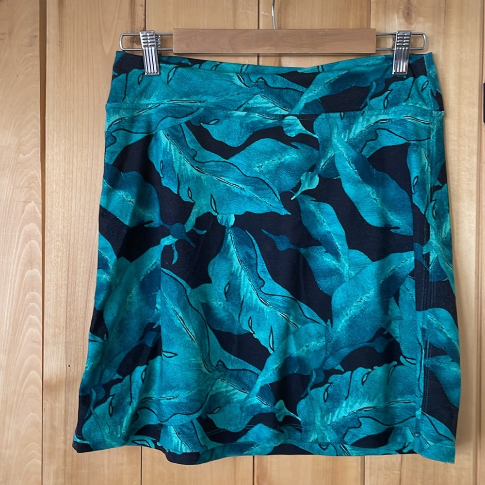 PATAGONIA / teal green and black print skirt / size small